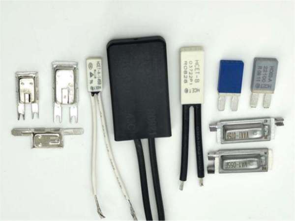 機械式溫控開關(guān)與熱敏電阻工作原理有什么不同？